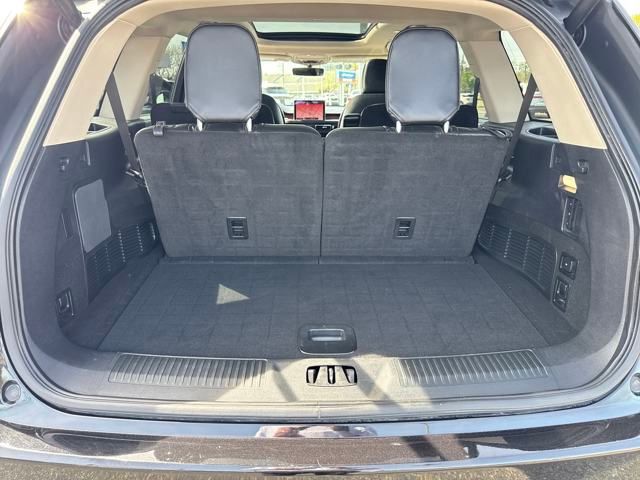 Vehicle Image 28
