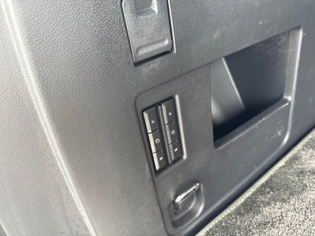 Vehicle Image 32