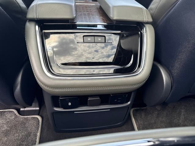 Vehicle Image 37
