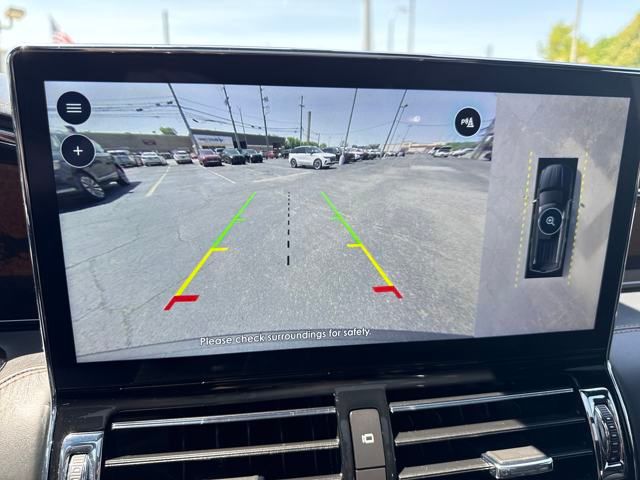 Vehicle Image 25