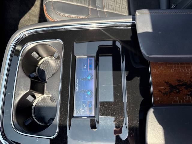 Vehicle Image 33