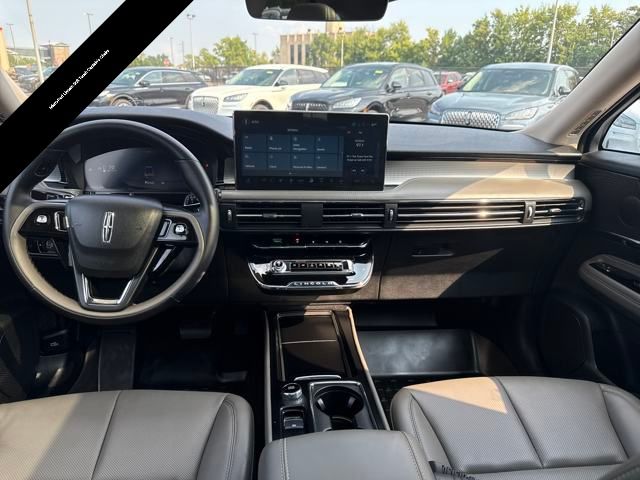 Vehicle Image 17