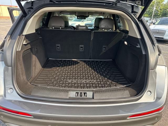 Vehicle Image 28