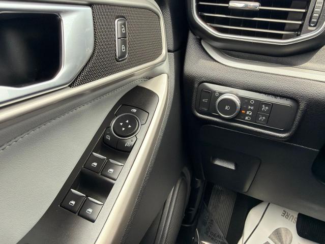 Certified Used 2022 Black Metallic Ford  image 18