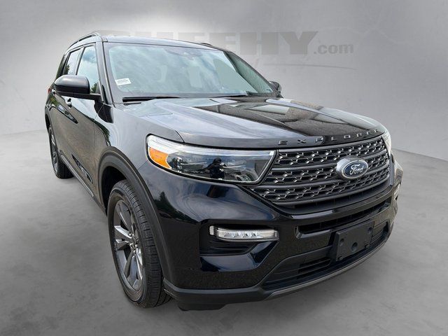 Certified Used 2022 Black Metallic Ford  image 2