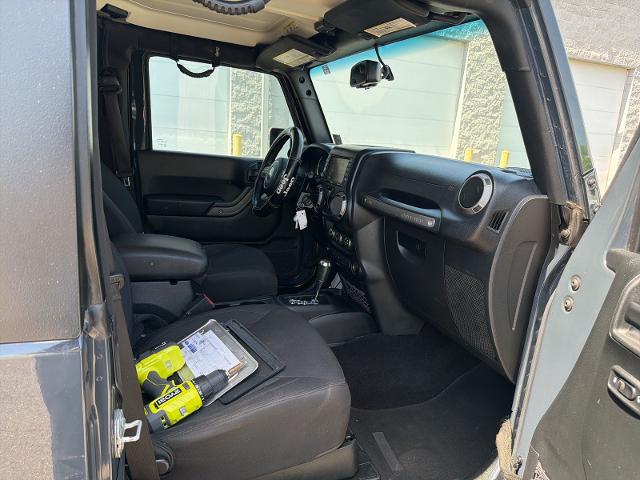 Used 2017 Rhino Clearcoat Jeep  image 8