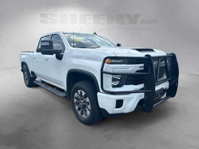 Used 2025 Summit White Chevrolet  image 2