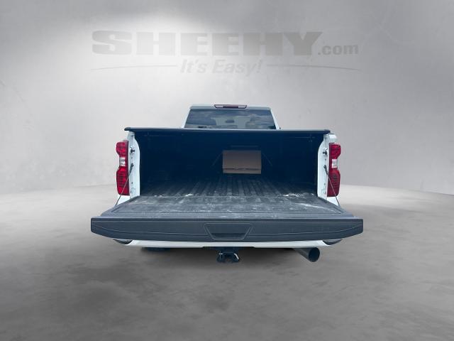 Used 2025 Summit White Chevrolet  image 21