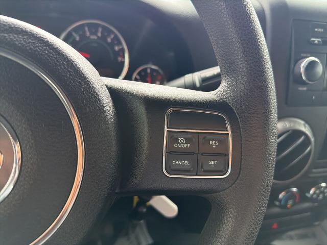 Used 2016 Granite Crystal Clearcoat Metallic Jeep  image 18
