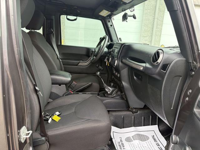 Used 2016 Granite Crystal Clearcoat Metallic Jeep  image 25