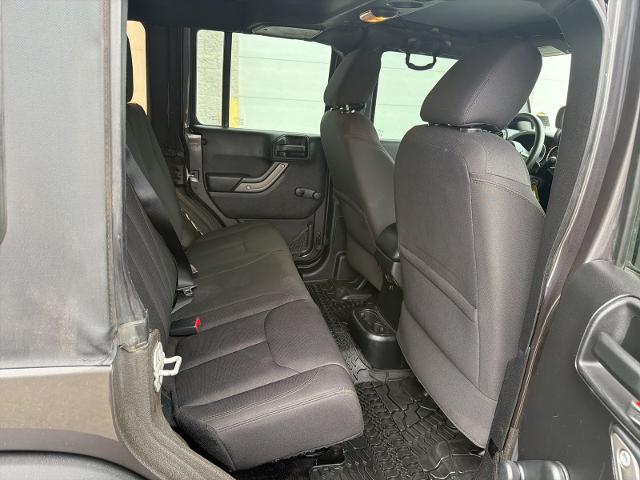 Used 2016 Granite Crystal Clearcoat Metallic Jeep  image 26