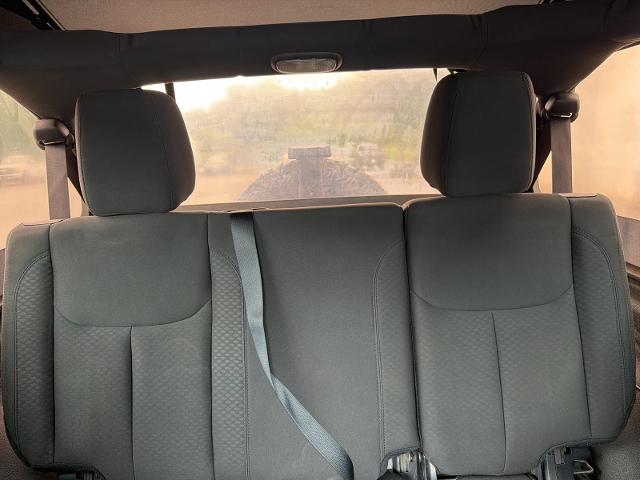 Used 2016 Granite Crystal Clearcoat Metallic Jeep  image 27