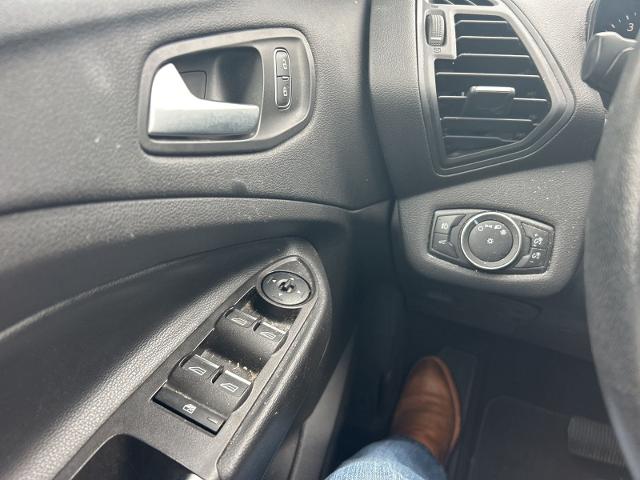 Used 2019 Black Metallic Ford  image 22