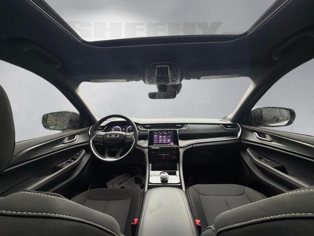 Used 2025 Bright White Clearcoat Jeep  image 3