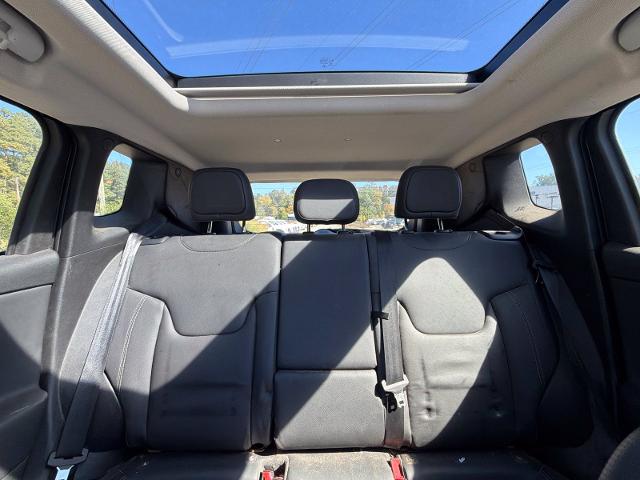Used 2021 Crystal Metallic Jeep  image 10