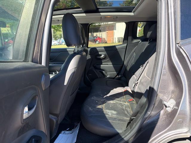 Used 2021 Crystal Metallic Jeep  image 6