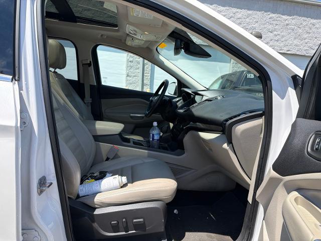 Used 2017 White Platinum Clearcoat Metallic Ford  image 28