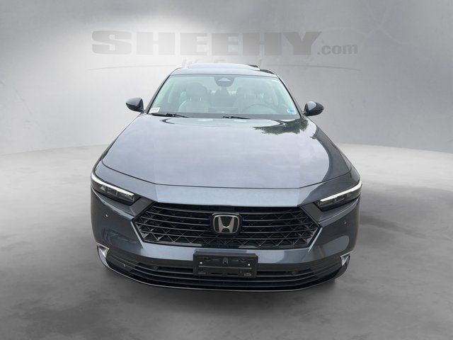 Used 2023 Urban Gray Pearl Honda  image 17