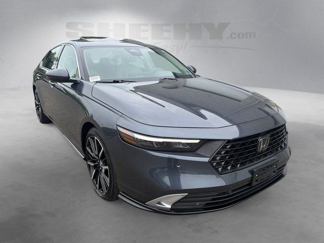 Used 2023 Urban Gray Pearl Honda  image 2