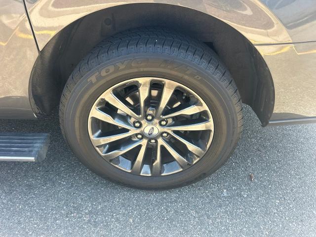 Used 2019 Magnetic Ford  image 25