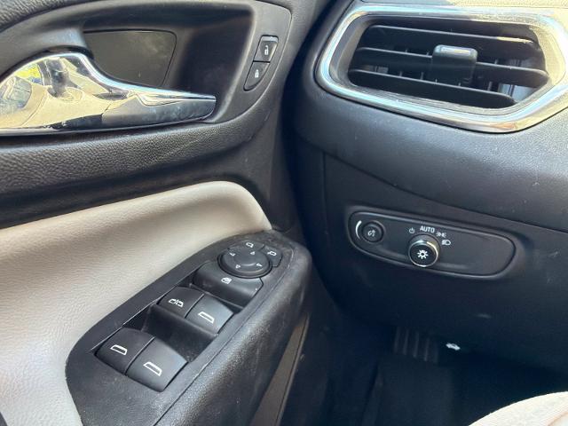 Used 2020 Summit White Chevrolet  image 25