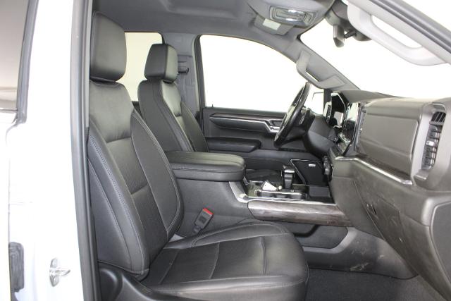 Used 2023 Summit White Chevrolet  image 19