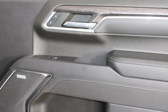 Used 2023 Summit White Chevrolet  image 20