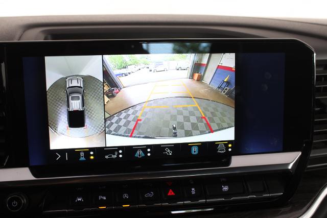 Used 2023 Summit White Chevrolet  image 22