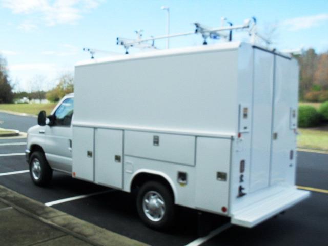 New 2025 Oxford White Ford Base image 18