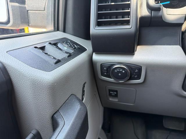 Used 2018 Oxford White Ford  image 22