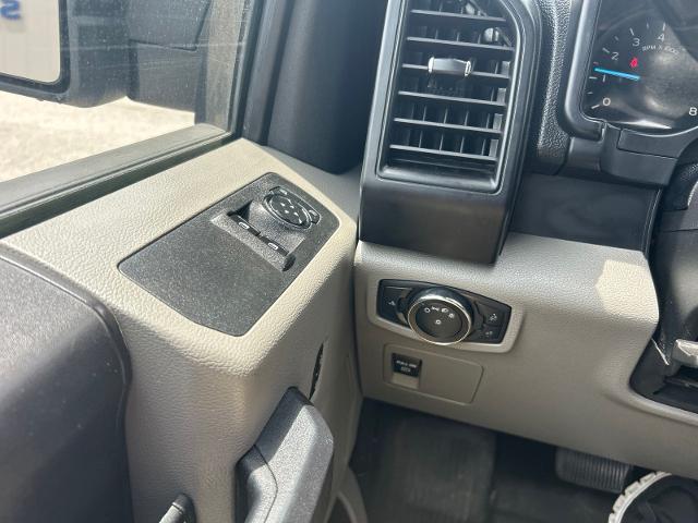 Used 2019 Oxford White Ford  image 25