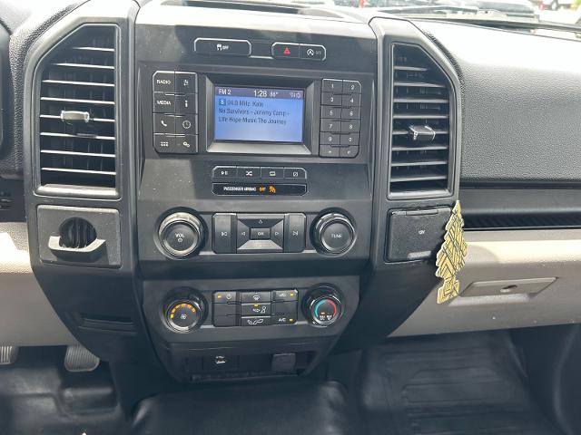 Used 2019 Oxford White Ford  image 26