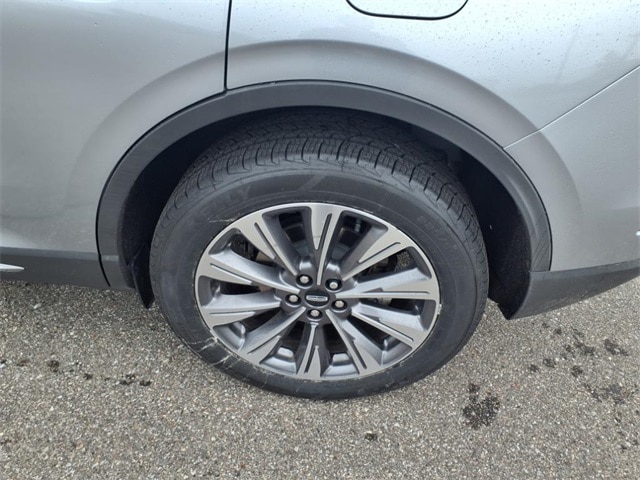 Vehicle Image 9