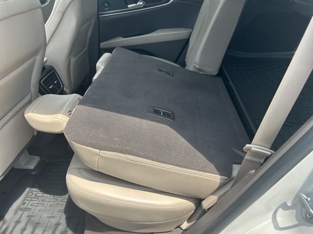 Vehicle Image 23