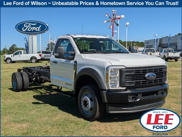 2025 Ford Super Duty F-550 DRW XL