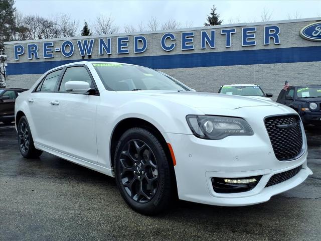 2023 Chrysler 300 Touring L