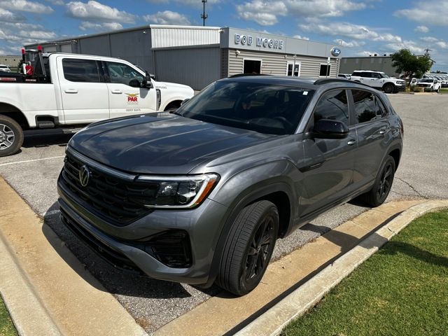 2025 Volkswagen Atlas Cross Sport SEL R-Line Black 4Motion