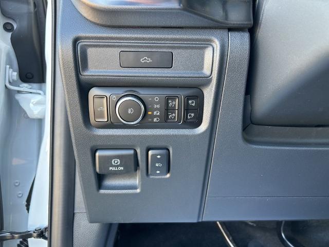 New 2026 Star White Metallic Tri-Coat Ford Platinum image 73