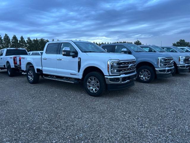 New 2026 Oxford White Ford Lariat image 2